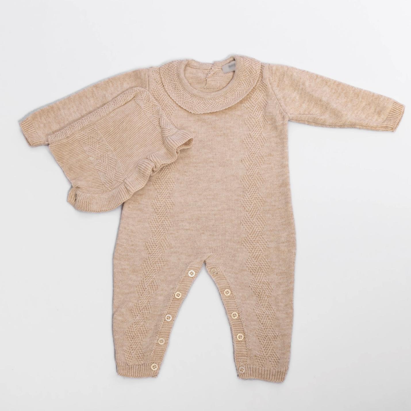Champagne babysuit with a hat