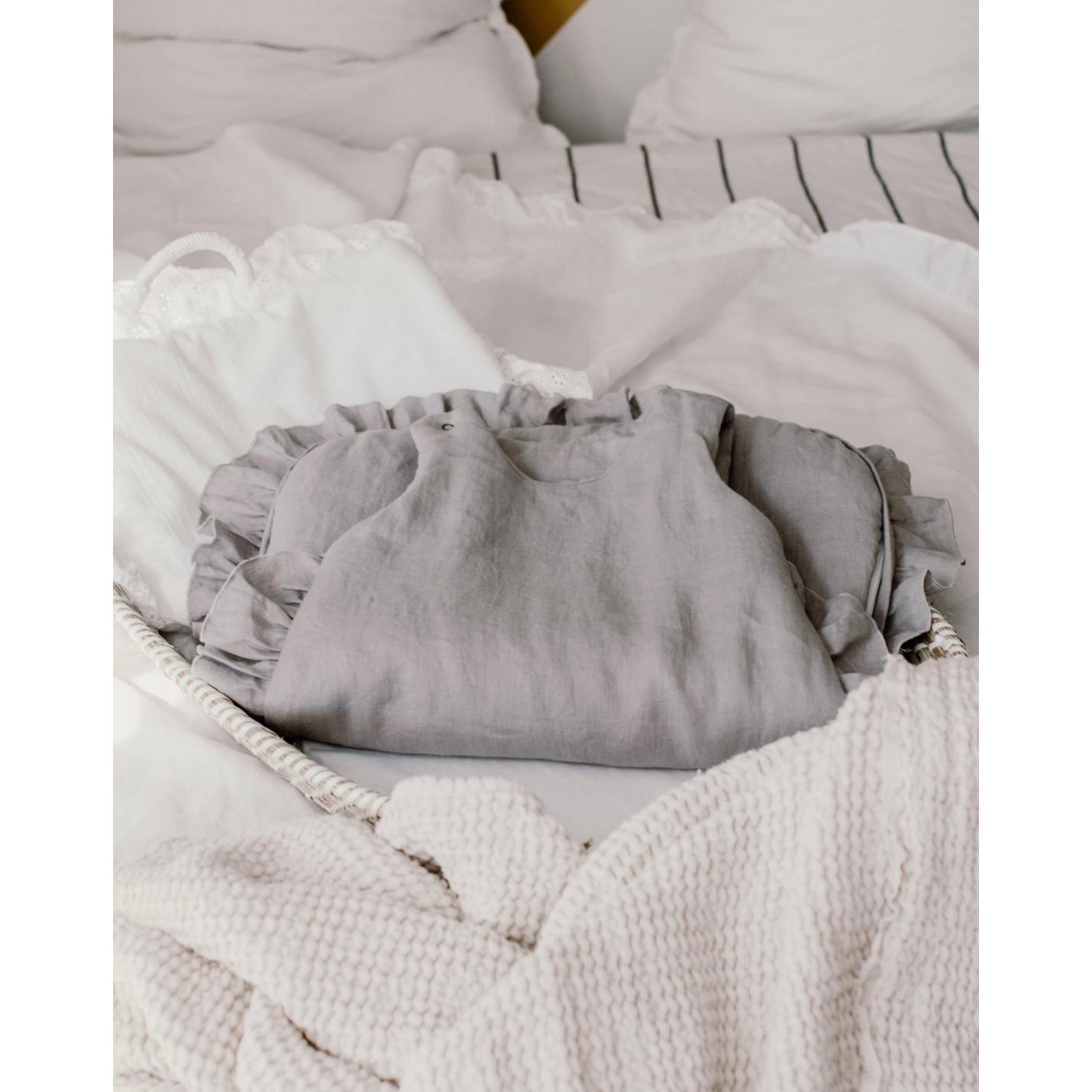 Ruffled sleepingbag grey