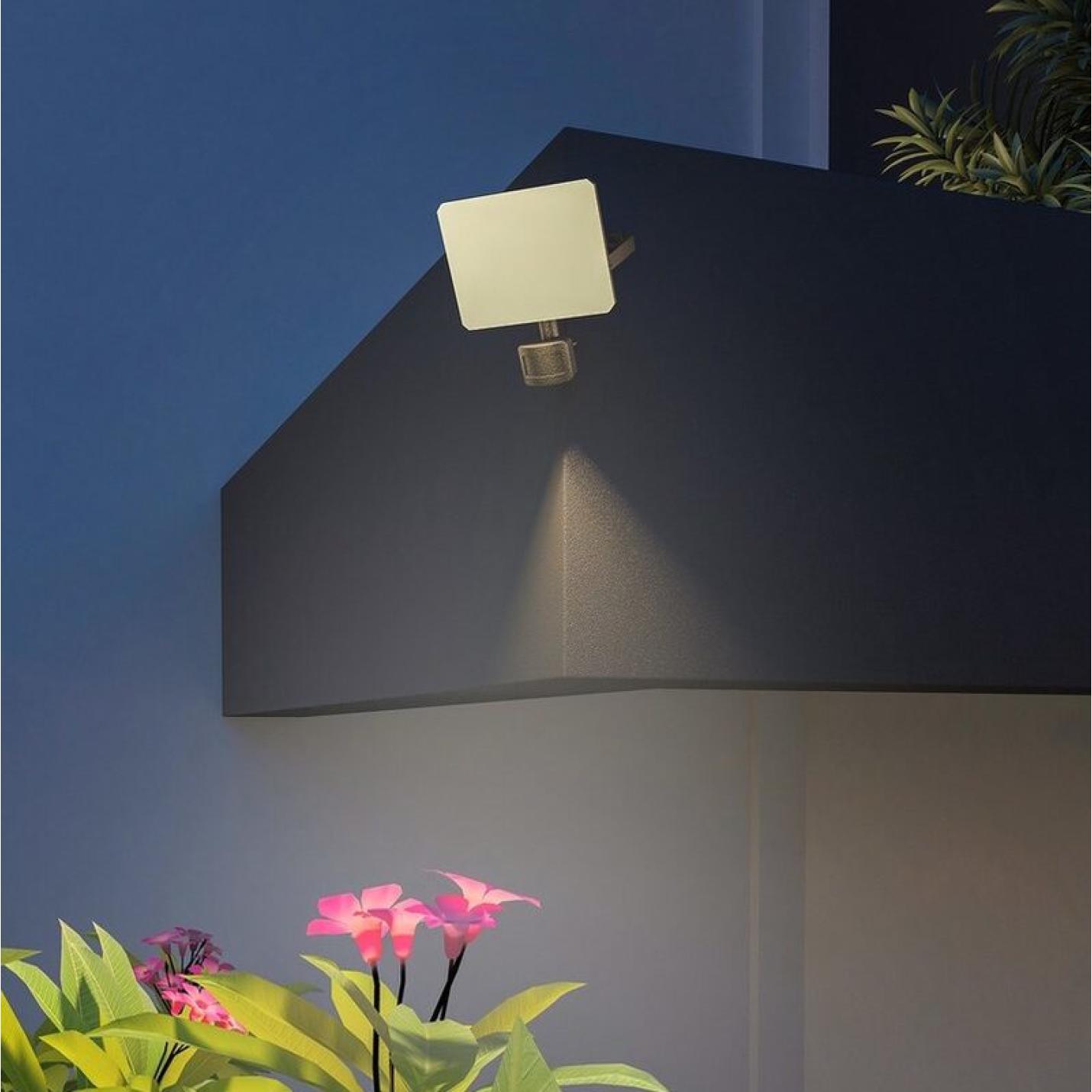 Tuinverlichting | Calex outdoor LED schijnwerper met bewegingssensor; Afbeelding: 2