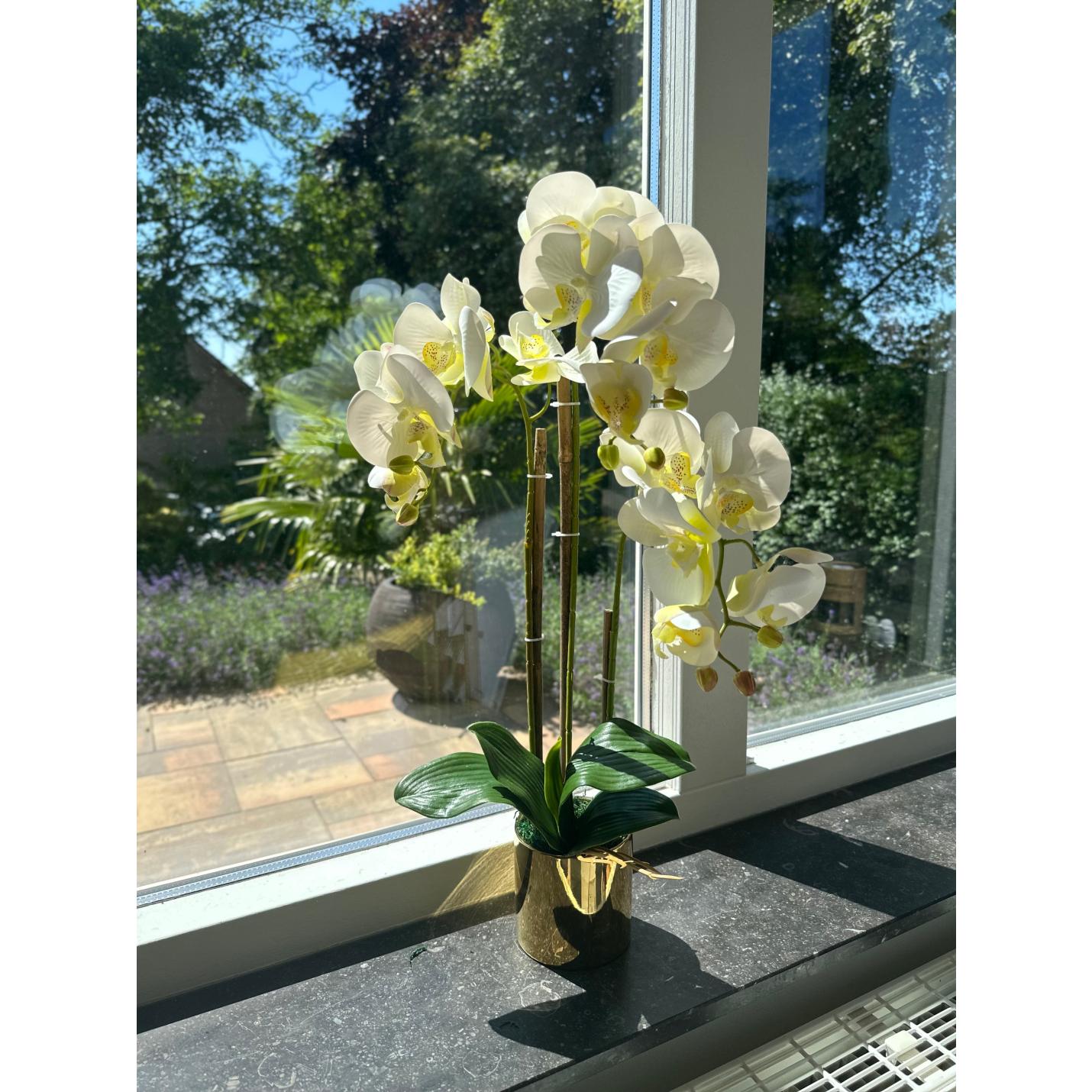Orchidee Wit Kunstbloem Met Gouden Pot  60 cm - Flora City nepplant kunstplant kopen