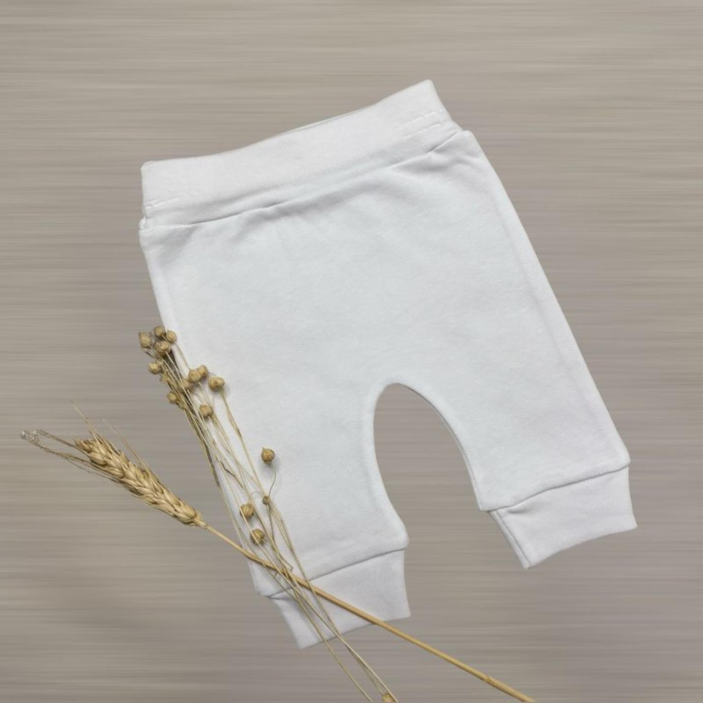 Broekje Wit Prematuur lange pijpen heeft elastische boord om boven en onderkant wit kleur