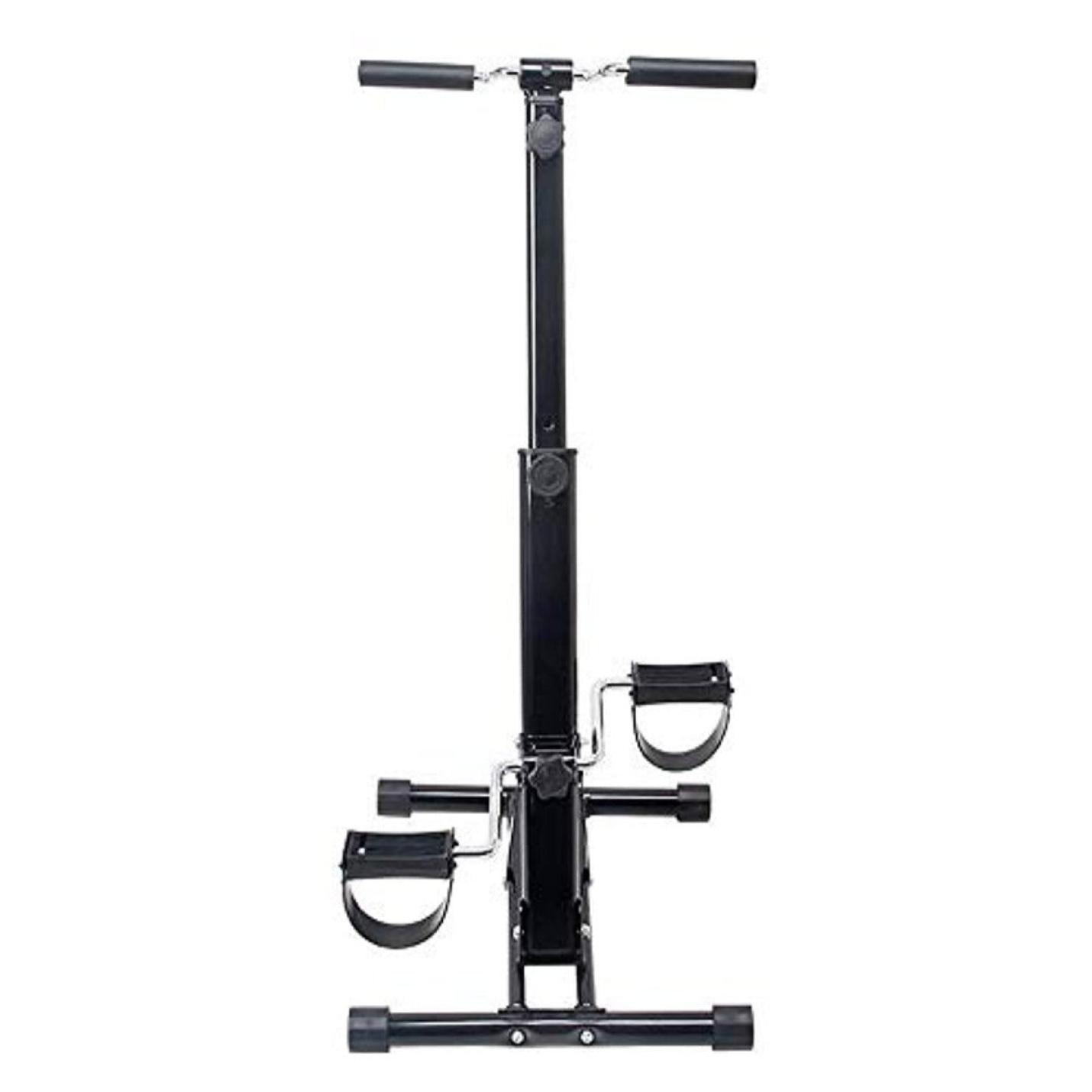 Verticale weergave van een zwarte verticale klimmer-oefenmachine, de Hometrainer voor ouderen: verbetering van uw gezondheid en vitaliteit, met handvatten en voetsteunen, geïsoleerd op een witte achtergrond.