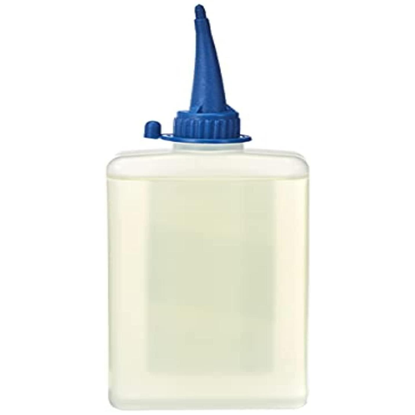 Ontdek de veelzijdigheid en kwaliteit van onze Ontdek de veelzijdigheid en kwaliteit van onze fijne mechanische olie voor al je smeringsbehoeften knijpfles met blauwe taps toelopende dop met daarin een hoogviskeuze, lichtgekleurde vloeistof.