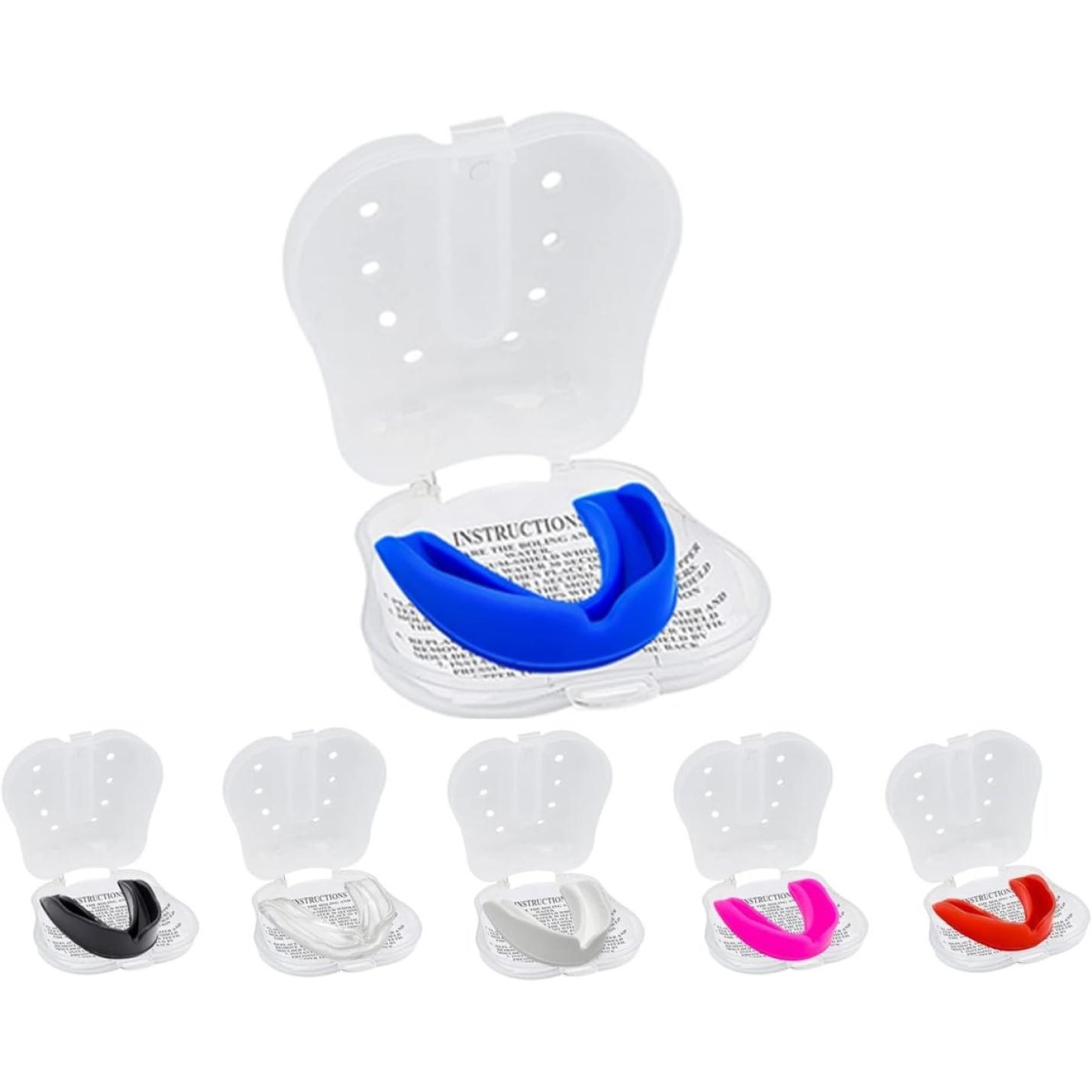 Set van diverse uurwerkbeschermers met een opbergdoos, ontworpen met FLUID FIT-technologie voor een veilige pasvorm. Ontdek de perfecte pasvorm: Gebitsbeschermer voor actieve jonge atleten!