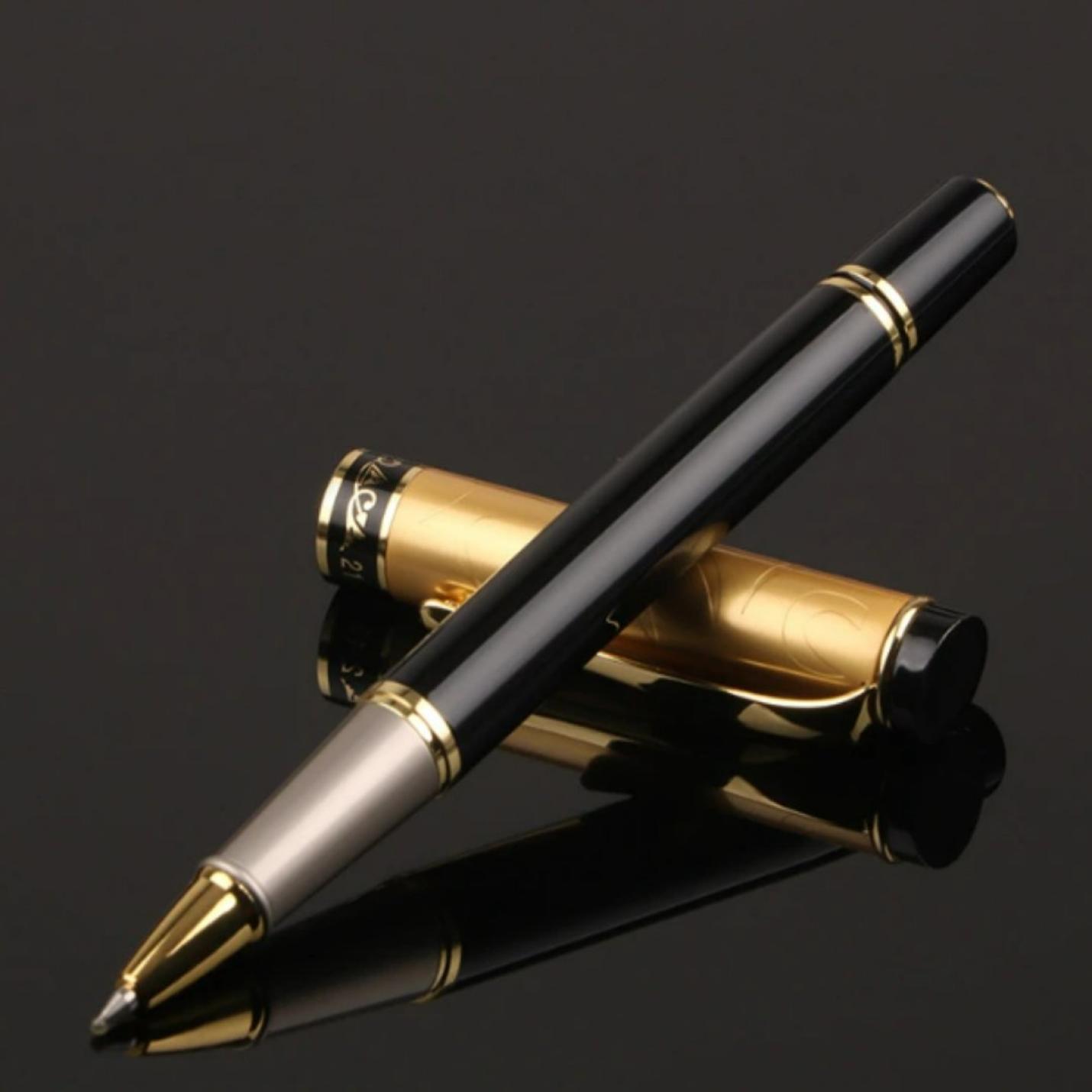 Een zwarte en gouden Maak een sterke indruk met onze klassieke luxe metalen balpenset tegen een donkere achtergrond.