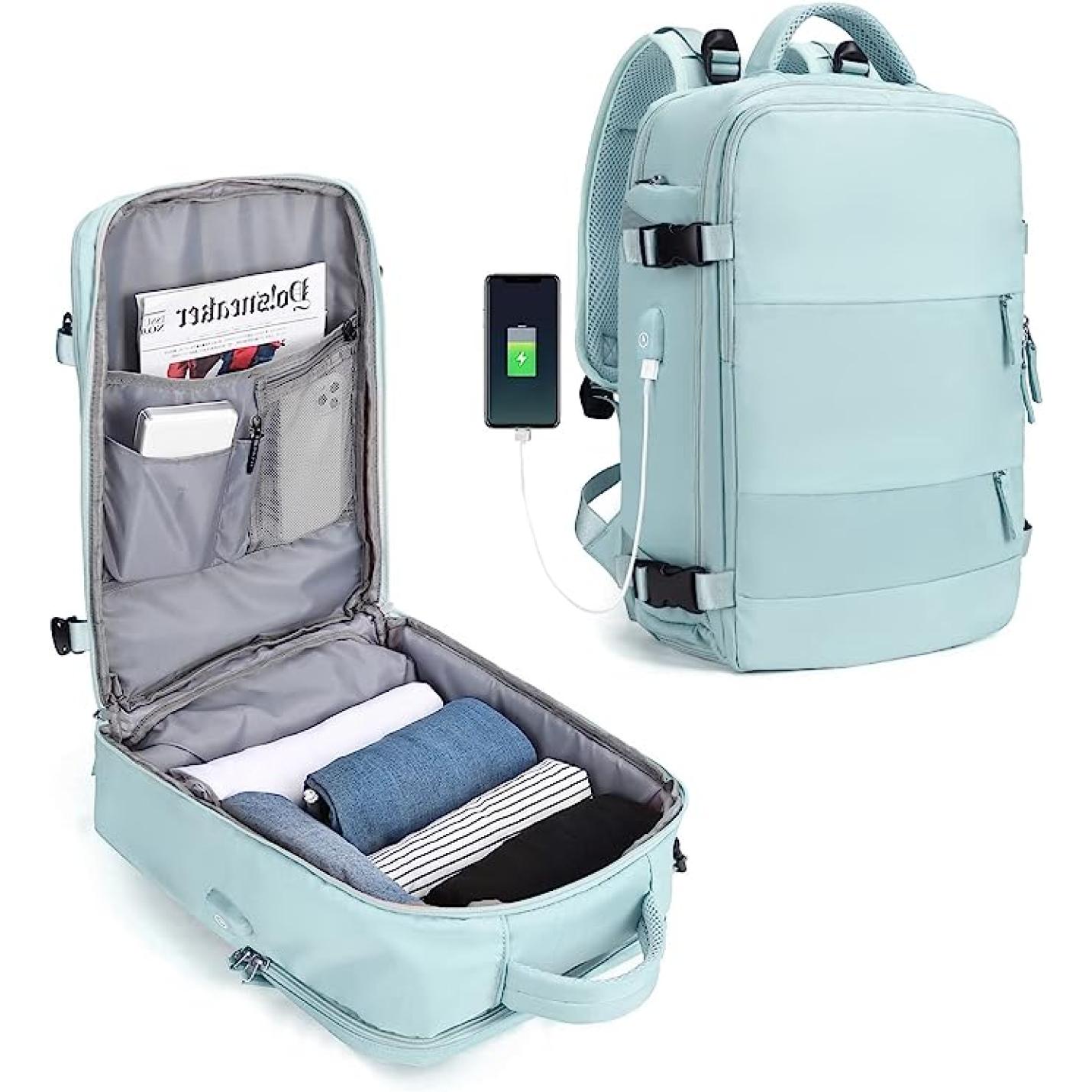 De ultieme reisrugzak voor elk avontuur getoond open met zicht op interne vakken met kleding en een paspoort, en gesloten met een oplaadkabel aangesloten via de USB-oplaadpoort.
