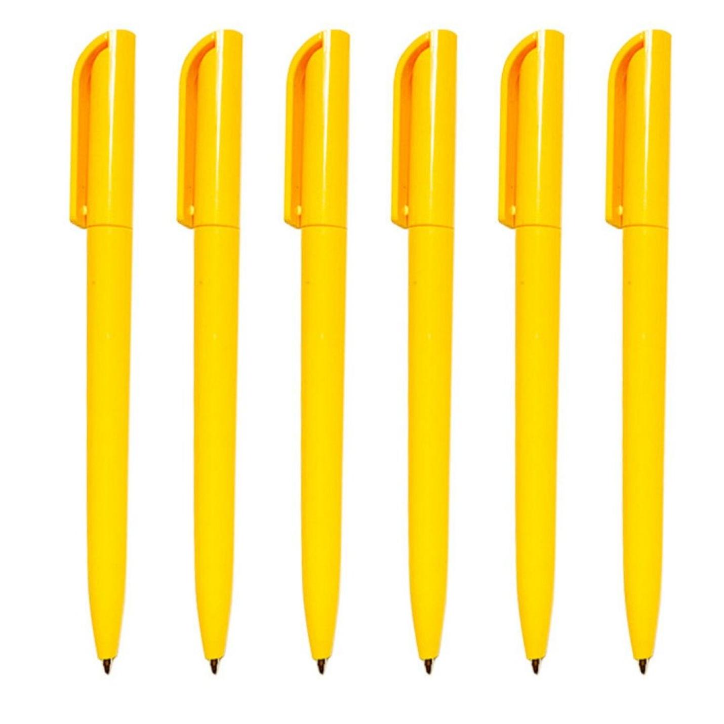 Vijf gele balpennen met draaimechanisme zijn verticaal uitgelijnd op een witte achtergrond. ->
Vijf gele Schrijf in stijl en comfort met deze set van 6 plastic balpennen zijn verticaal uitgelijnd op een witte achtergrond.