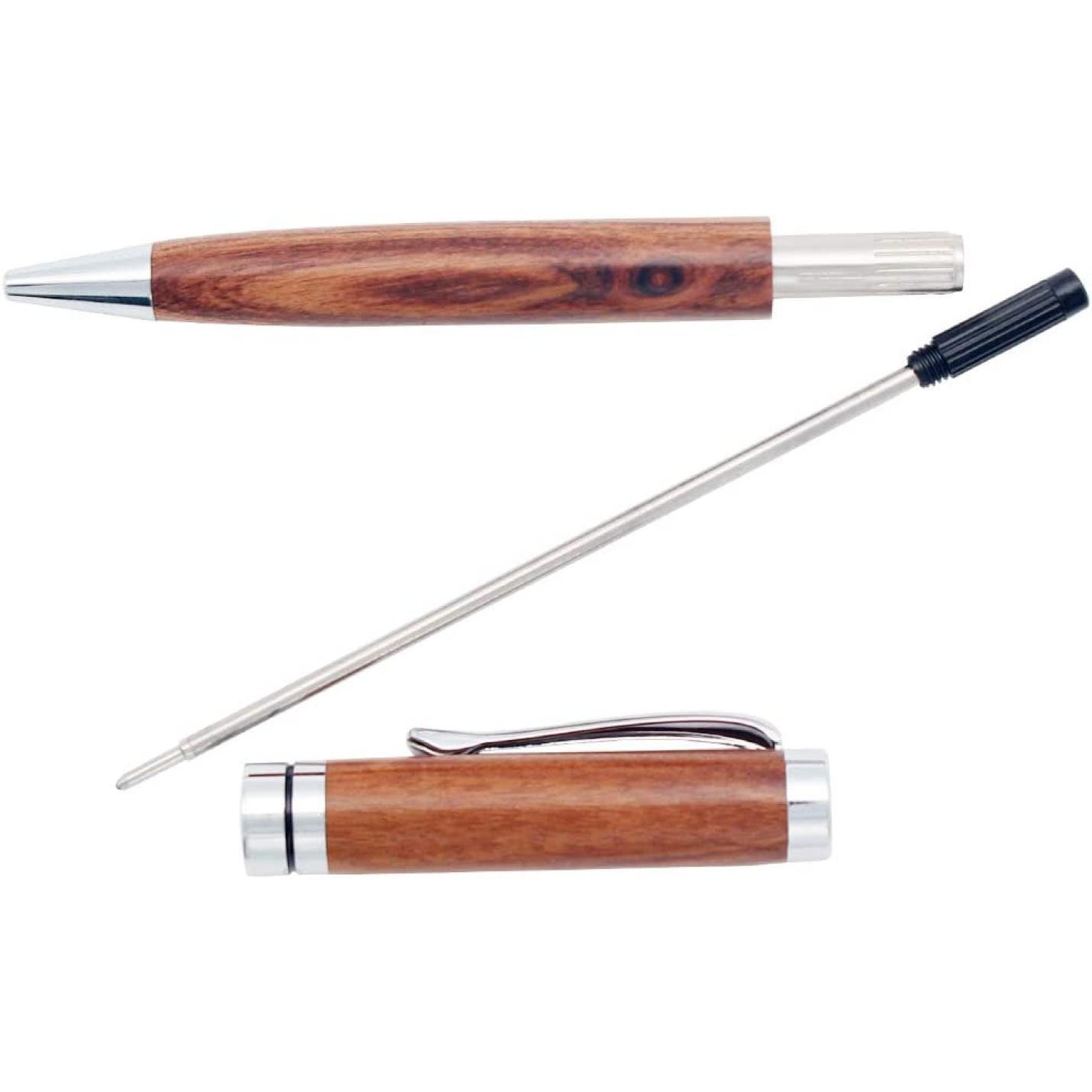Schrijf in stijl met onze Schrijf in stijl met onze handgemaakte palissander pen, met de dop, inktvulling en lichaam los van elkaar.