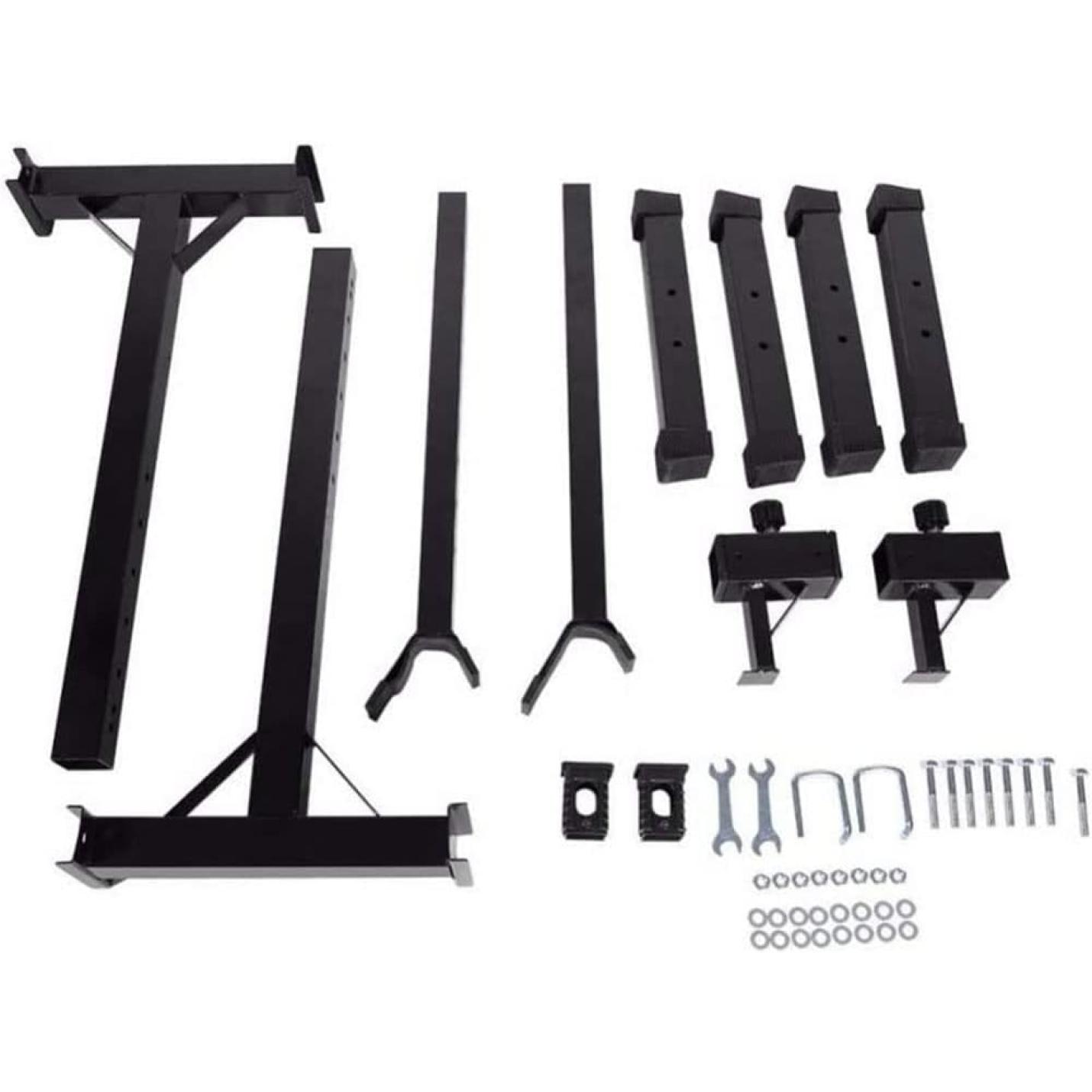 Diverse gedemonteerde metalen onderdelen en hardwarecomponenten, waarschijnlijk ontworpen om te monteren tot een Squat rek voor ultieme trainingsresultaten of rack.