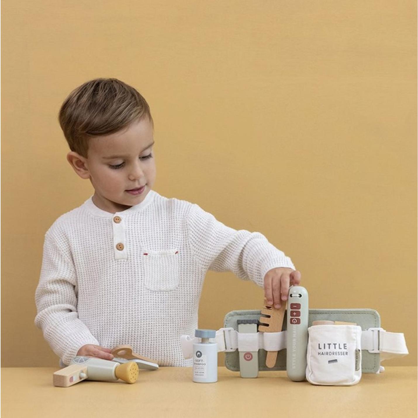 jongetje met kappersset little dutch