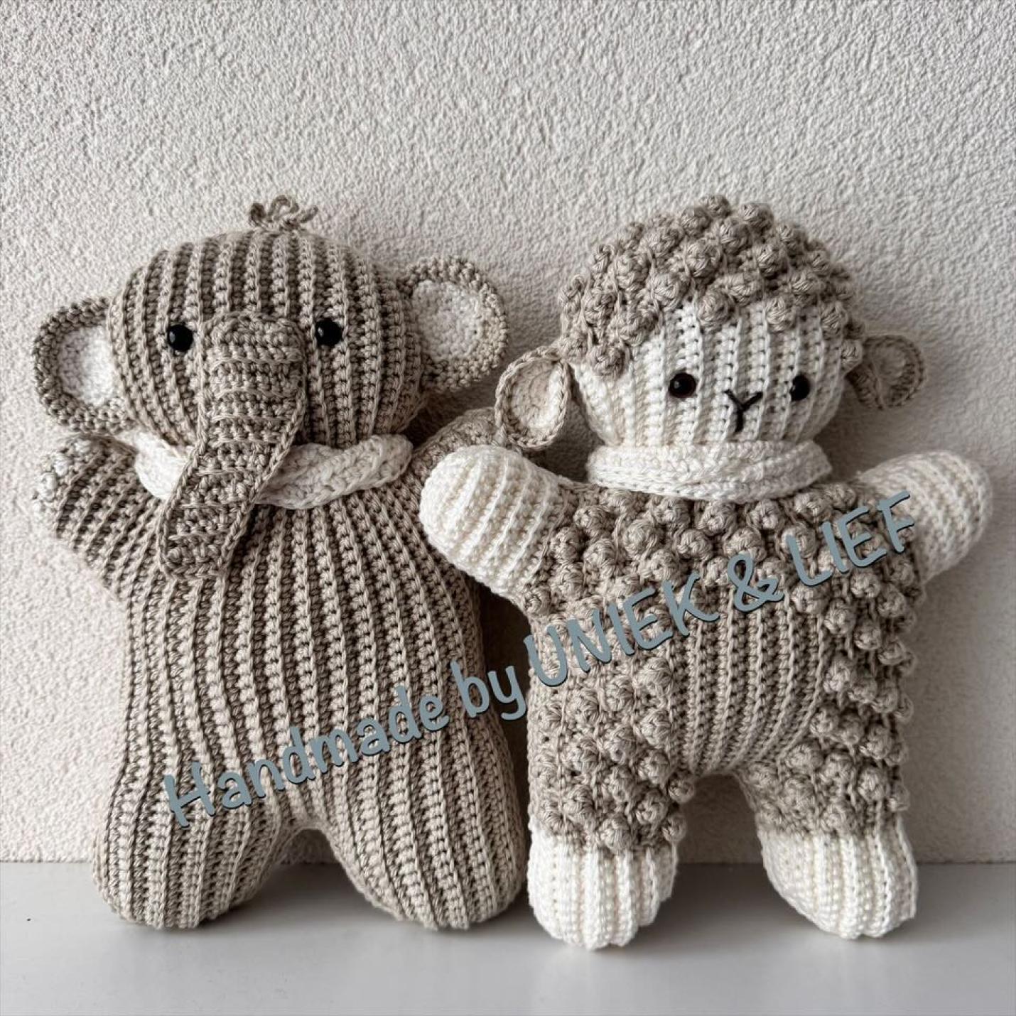 Gehaakte knuffel Ribblz Olifant & Lammetje Linnen voorkant