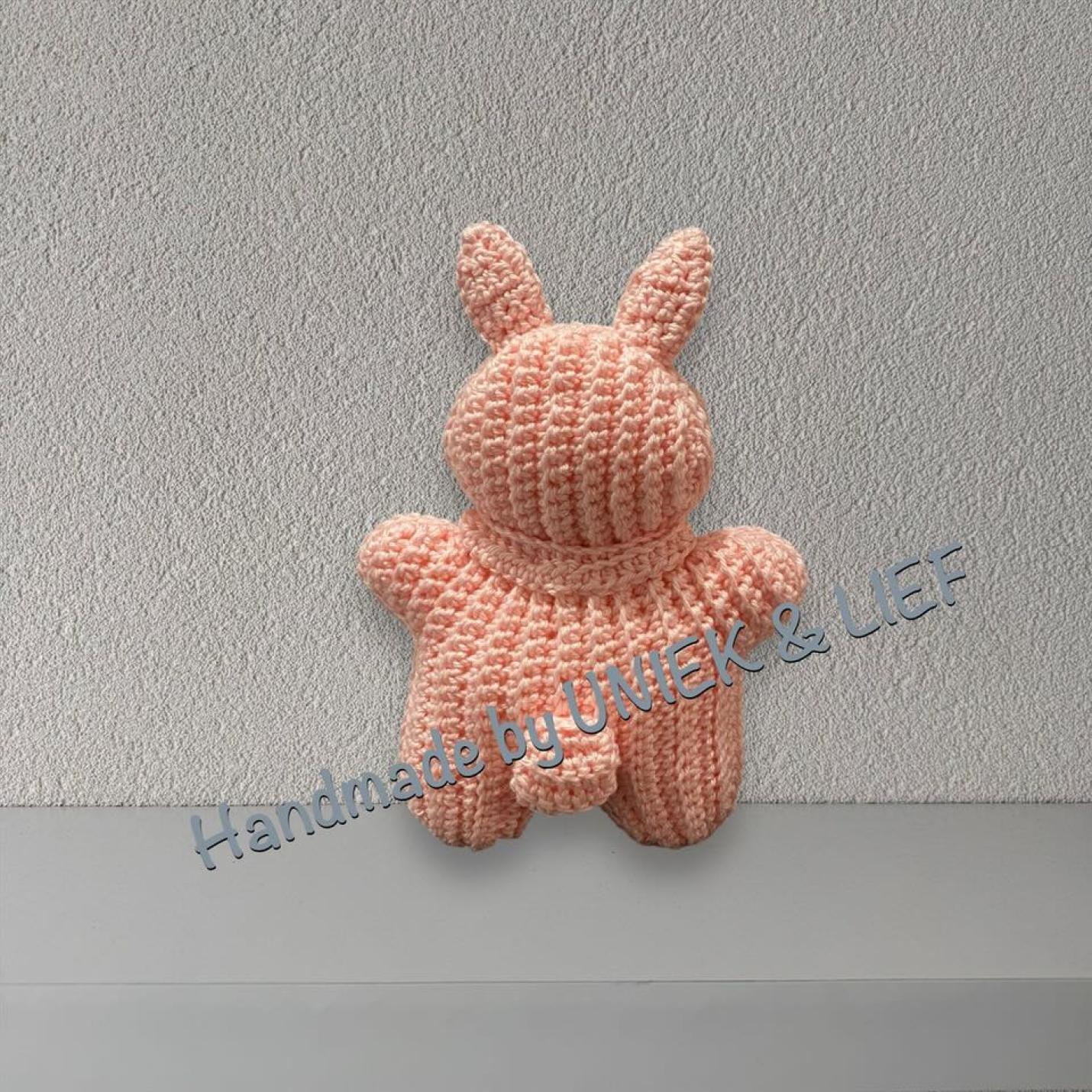 Gehaakte knuffel Ribblz konijn Klein roze achterkant
