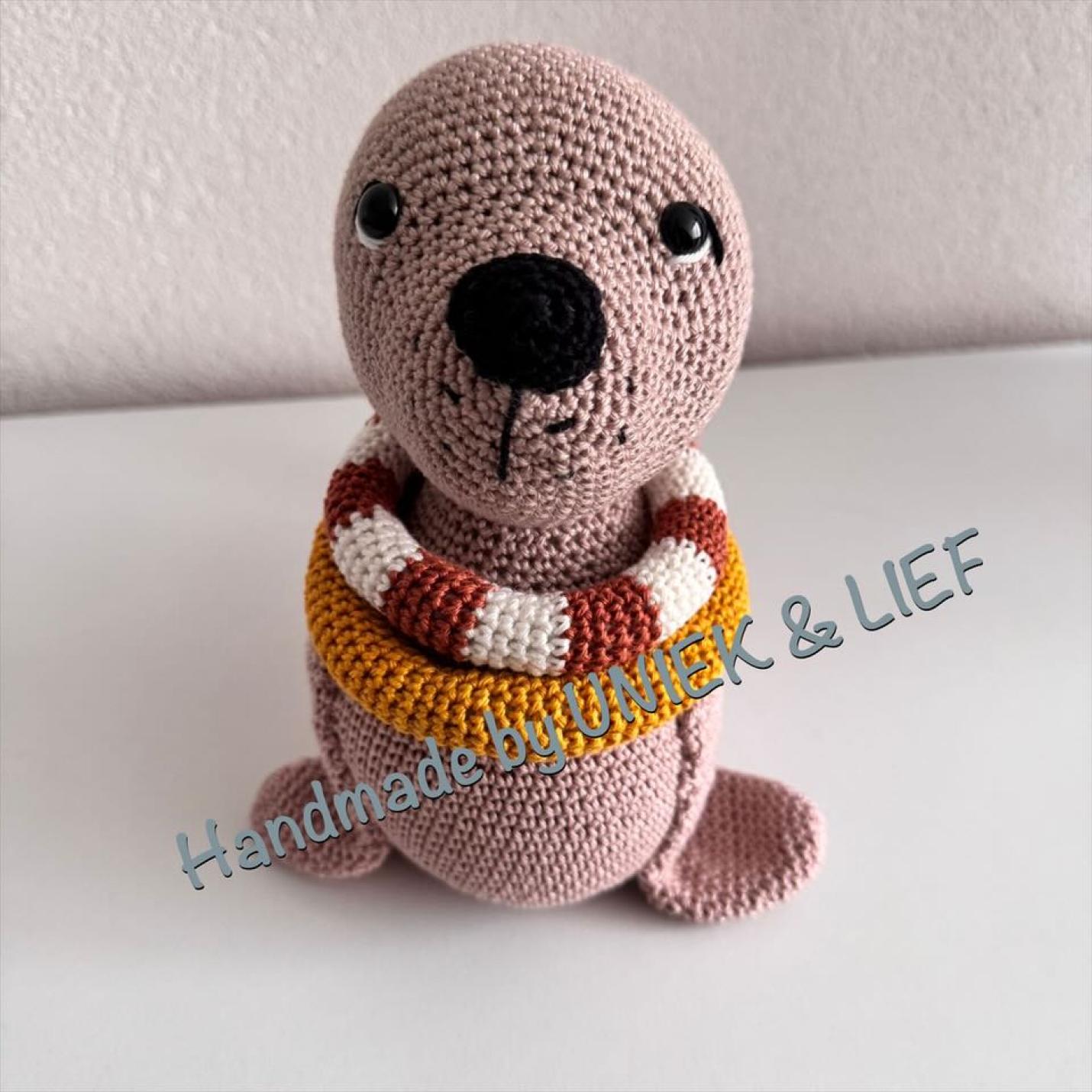 Gehaakte knuffel Zeehond Siep lichttaupe voorkant