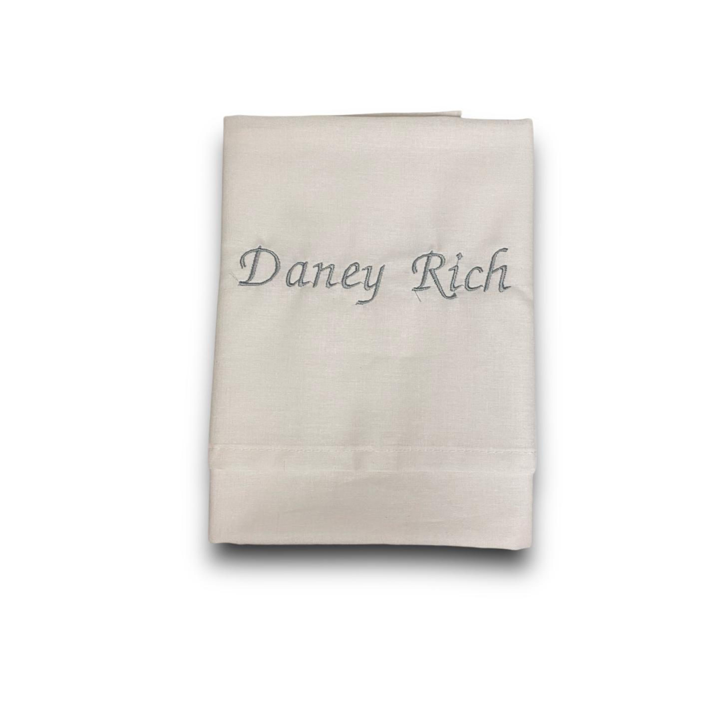 Lakentje geborduurd Danay Rich