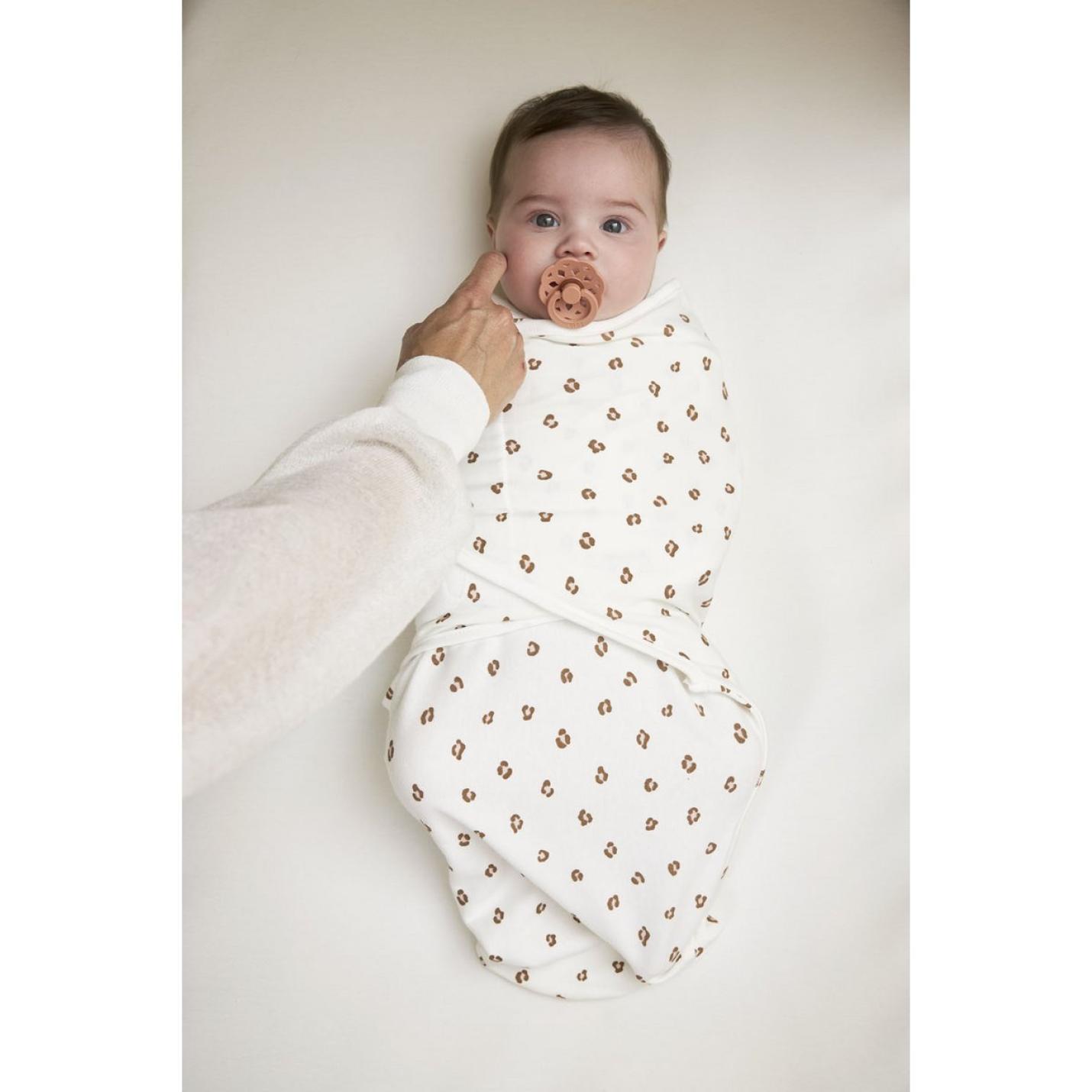 Meyco-Baby-Swaddle-mini Panther-Light Pink-baby1