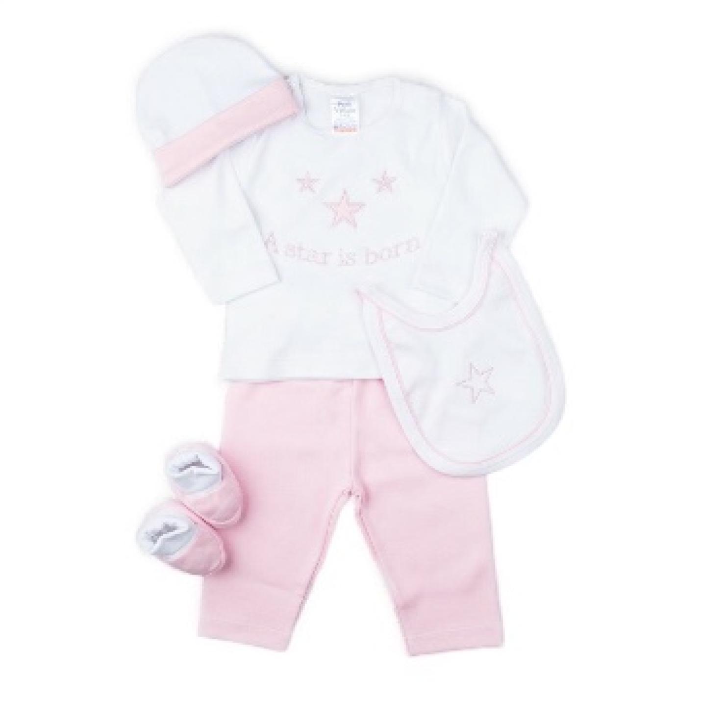 Giftset Star Roze is een 5 gelige kledingset van een baby shirt, broekje, slab, mutsje en slofjes in roze met wit