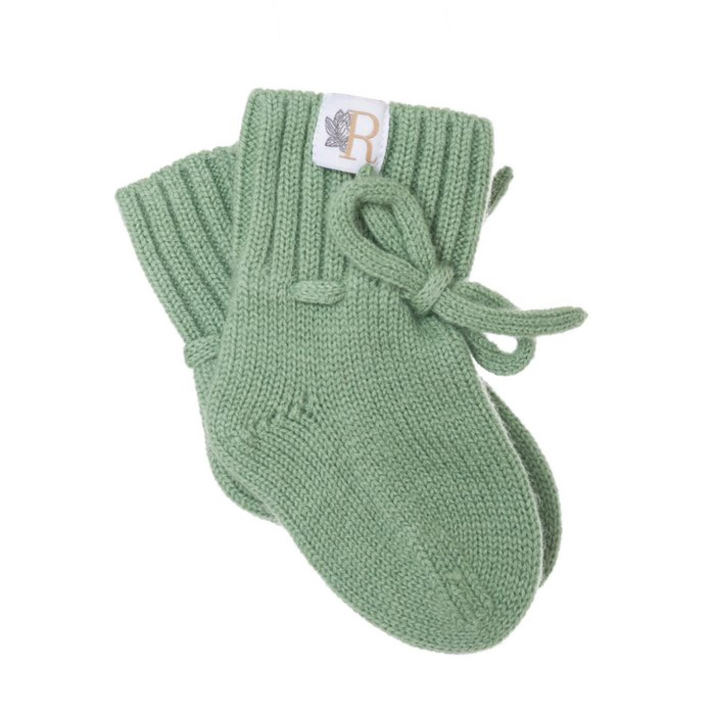 Meriniwol slofjes groen zijn babyslof sokjes groen met touw om enkel