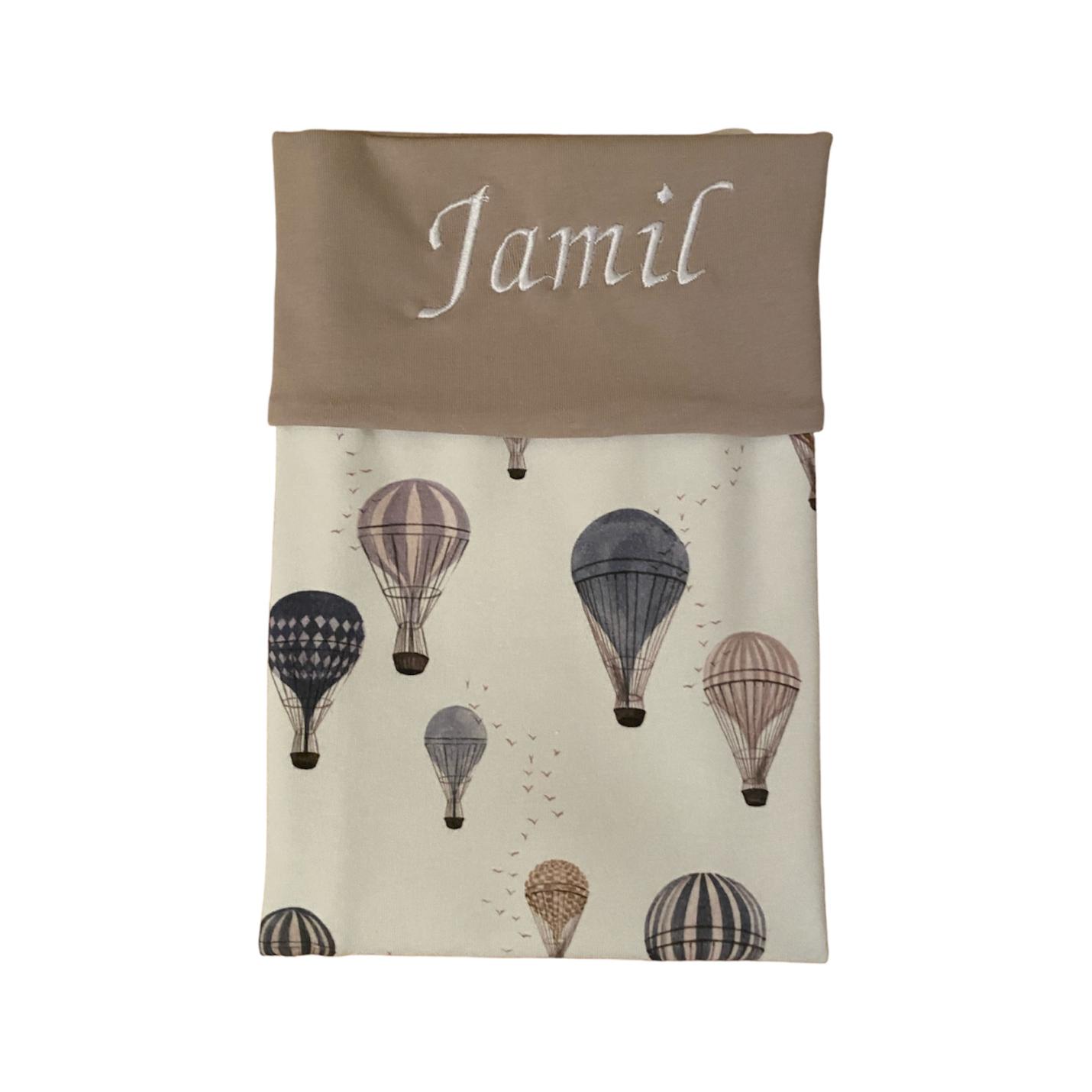 couveuse dekentje luchtballon geborduurd opgevouwen Jamil