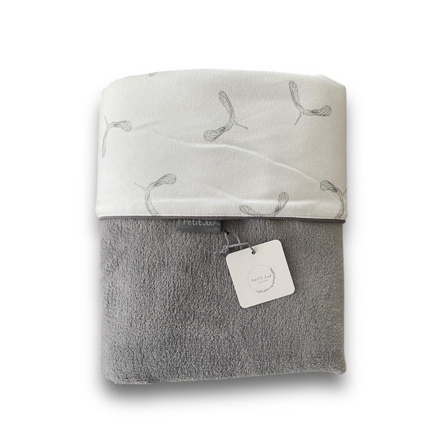 wiegdeken-propellor-teddy grijs