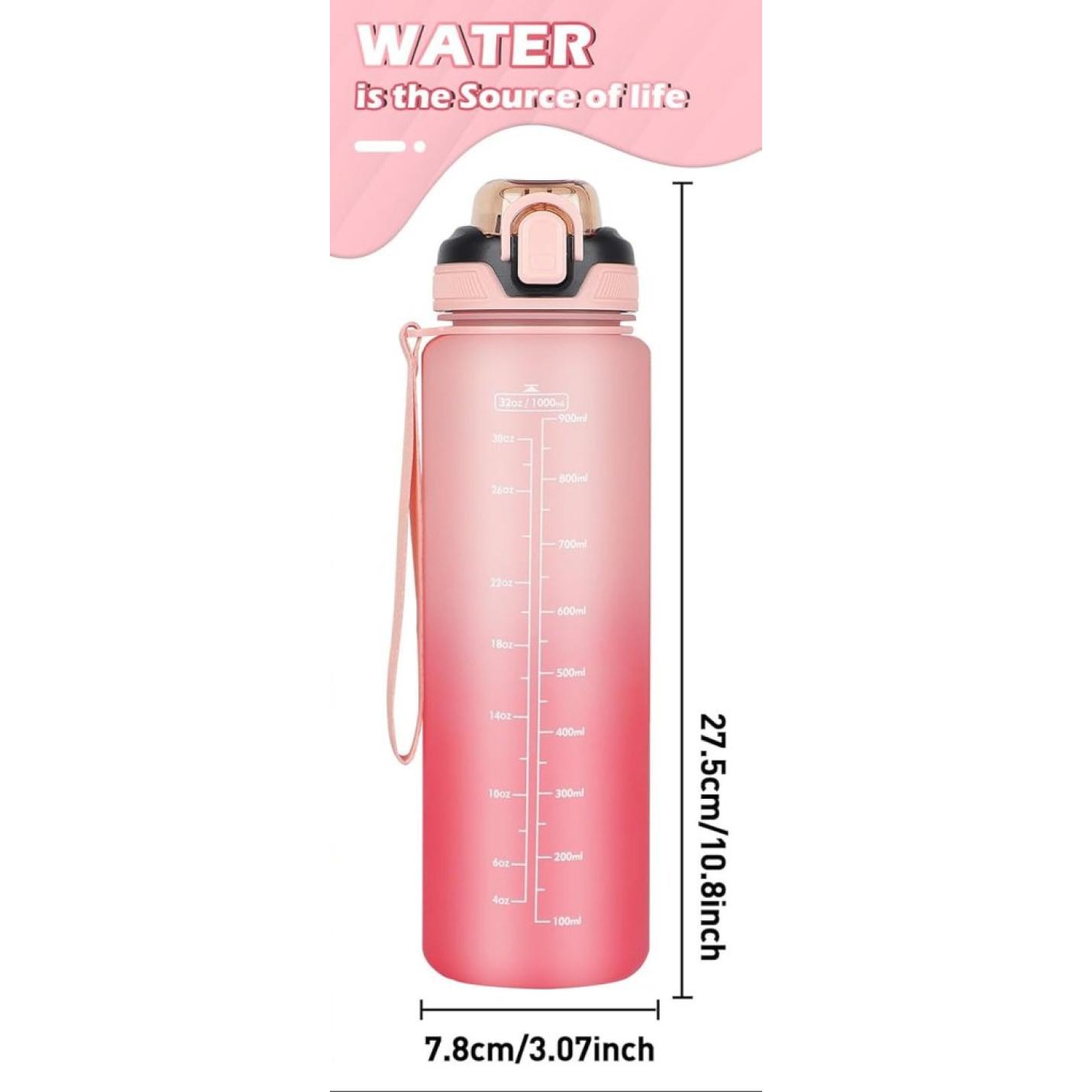 Blijf gehydrateerd met deze aantrekkelijke sportdrankfles in roze, voorzien van tijdmarkeringen van 0 tot 1000ml. Het heeft een handig zijbandje en een flip-top sluiting. Met afmetingen van 27,5 cm hoog en 7,8 cm breed, ideaal voor onderweg. ‘Water is de bron van het leven.