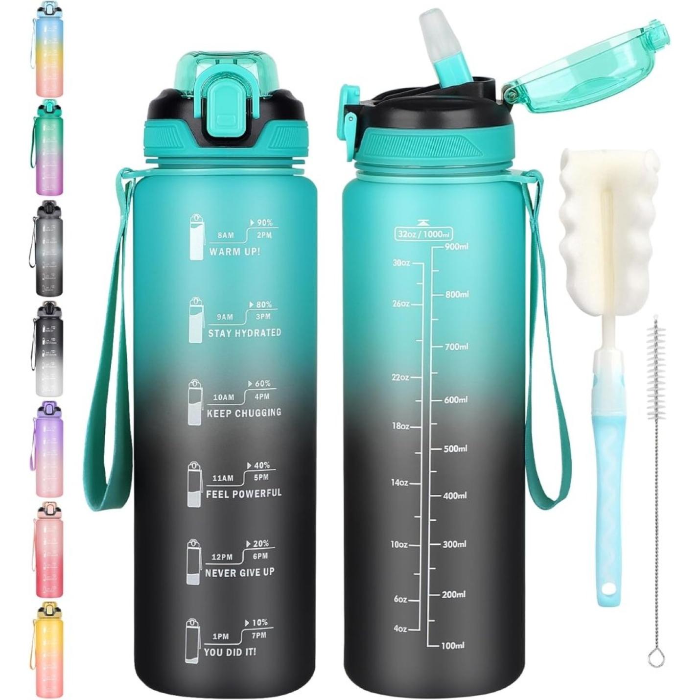 Blijf gehydrateerd met deze aantrekkelijke sportdrinkfles! 💦🏋️‍♂️ Set van twee gradiënt teal flessen met tijdmarkeringen en inspirerende zinnen, inclusief een rietjes- en flessenborstel. Verschillende kleuropties zijn links te zien om jou gehydrateerd te houden.