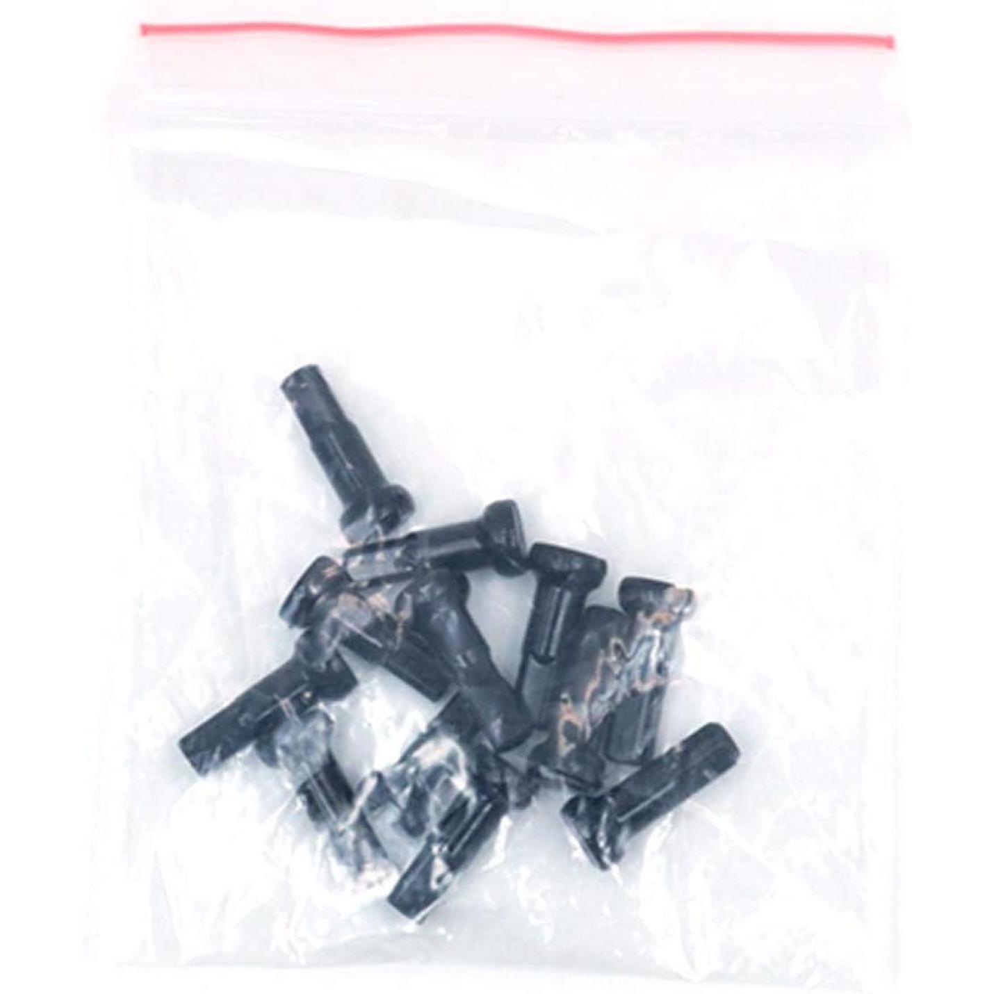 Een doorzichtige plastic zak met corrosiebestendige zwarte metalen bouten, ideaal om te combineren met onze lichtgewicht fietsspaaknippels 🚴‍♂️ Geef je fiets een upgrade!.
