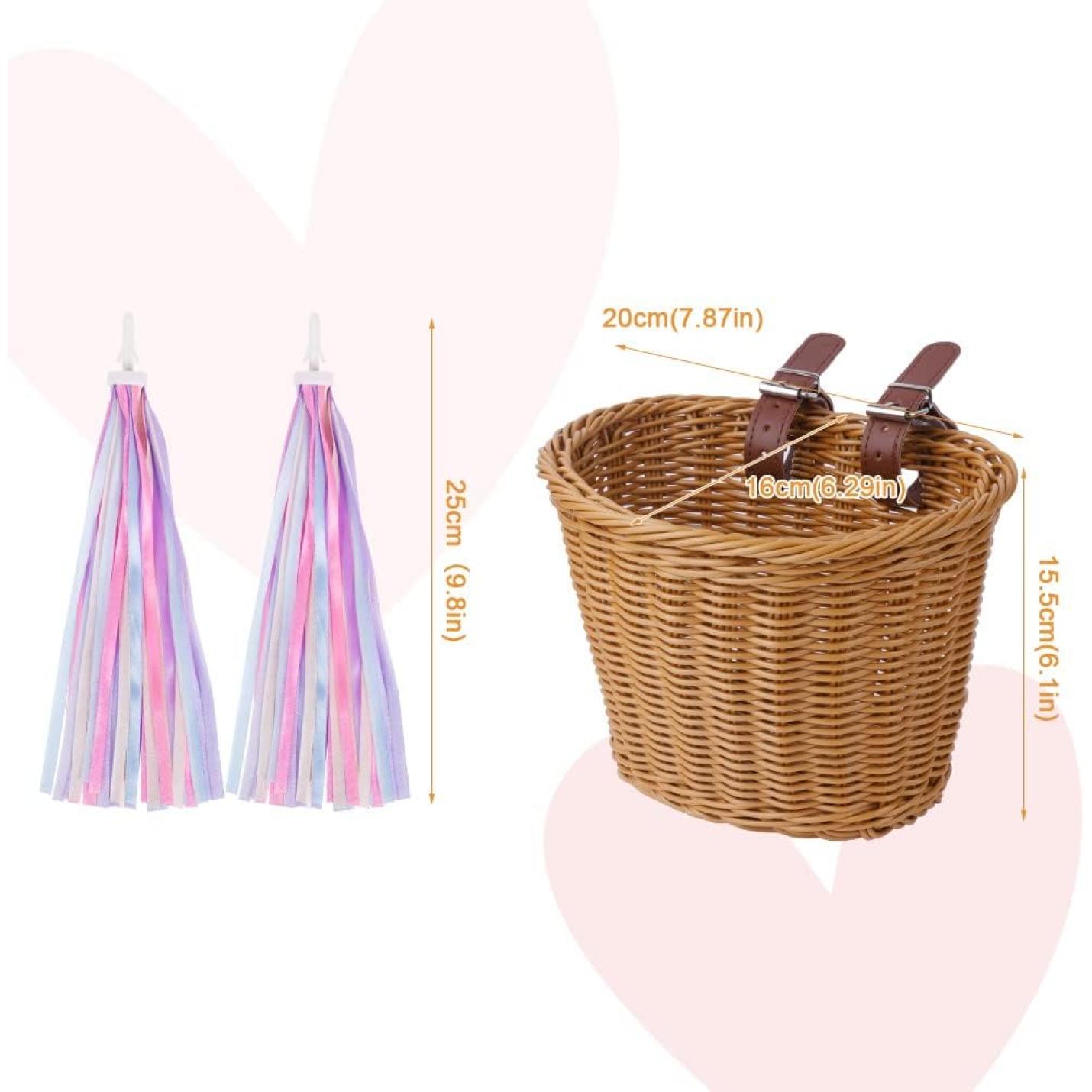 Twee pastelkleurige kwastversieringen en een Kinderfietsmand met leren bandjes en aangegeven afmetingen.