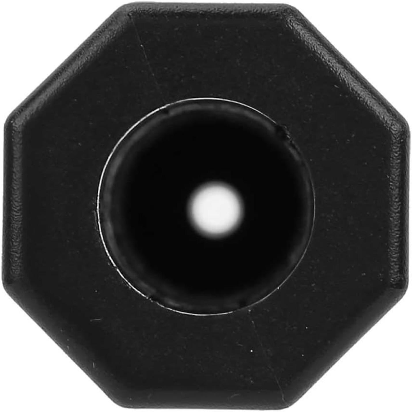 De afbeelding toont een zwarte, achthoekige spuitmond of connector met een ronde opening en is voorzien van een antislipontwerp voor extra gebruiksgemak.