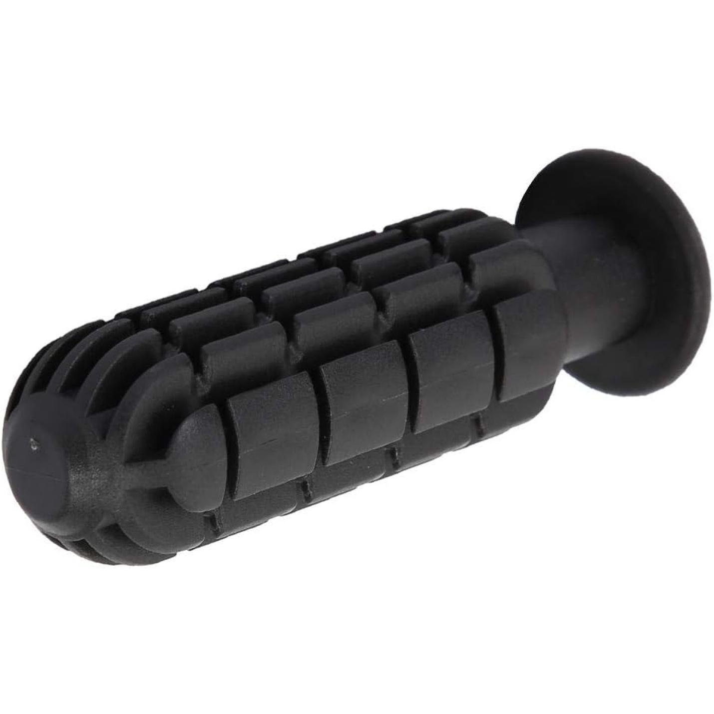 Close-up van de ⚽ Verbeter je grip en controle met deze stevige tafelvoetbalhandgrepen! met een getextureerde zwarte rubberen grip, cilindrische vorm, antislip-effectgroeven en een uitlopend uiteinde.