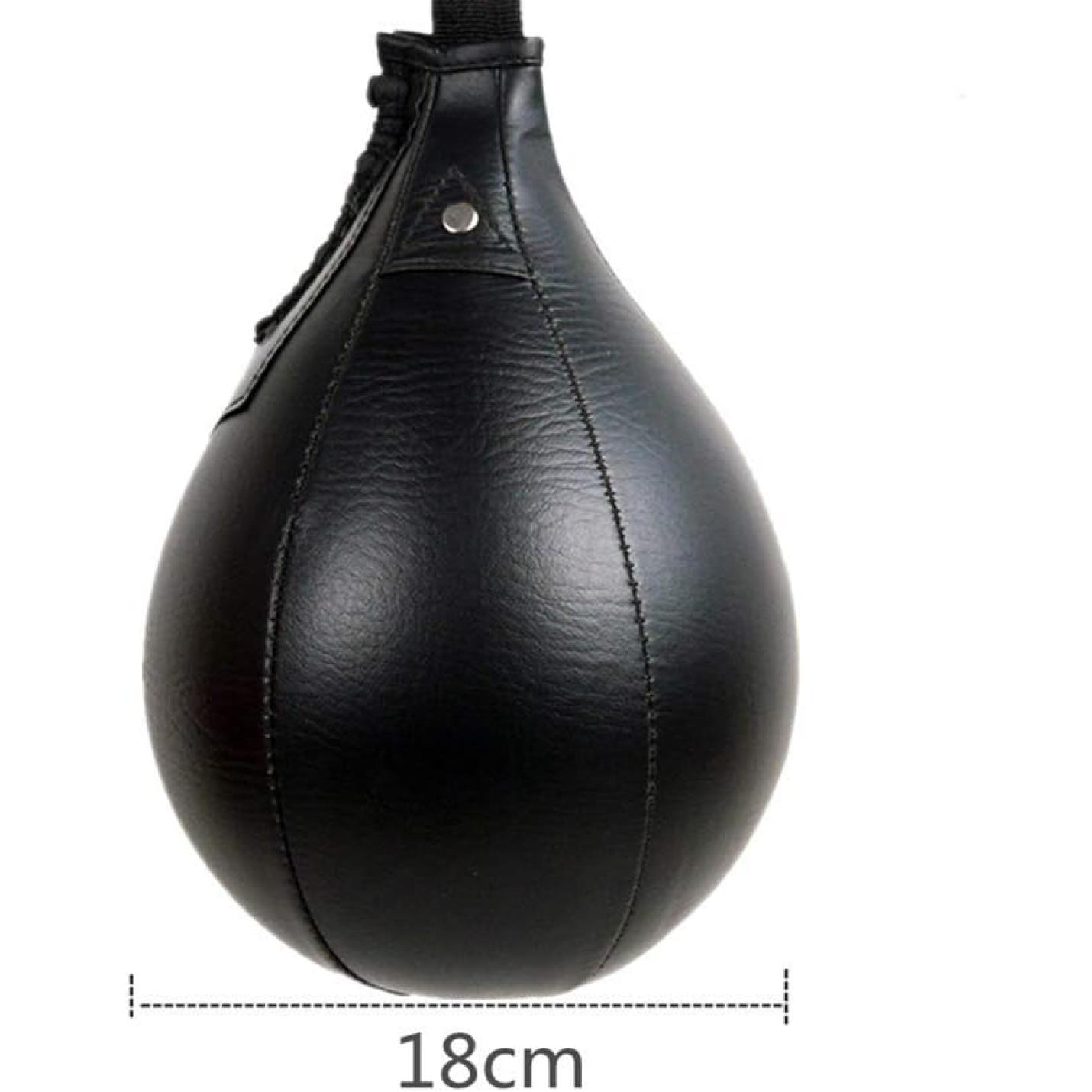 Close-up van de "Verbeter je snelheid en precisie met deze peervormige speedball! 🥊🔥" in zwart PU-leer met zichtbare stiksels, bevestigd aan de bovenkant. De tas van 18 cm is perfect voor het slijpen van reflexen aanscherpen.
