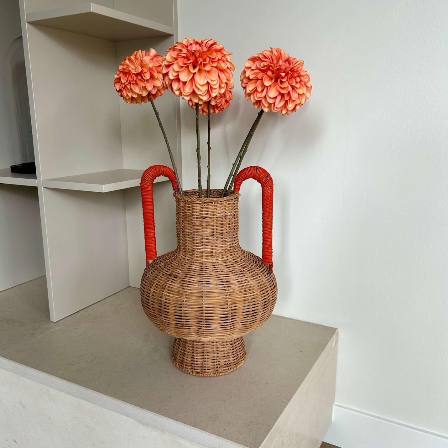 Rietgevlochten Vaas met oranje Handgrepen  – 44 cm Hoog; Afbeelding: 2