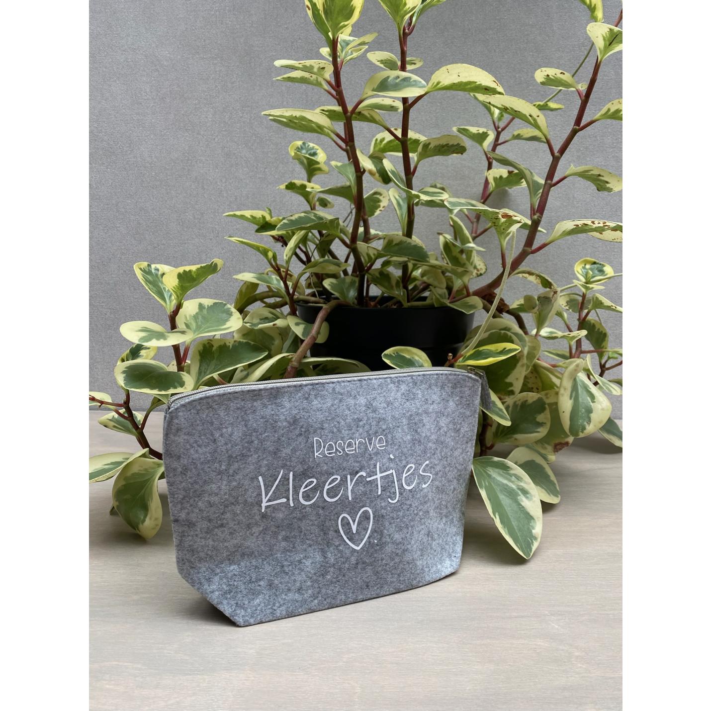 etui reserve kleertjes