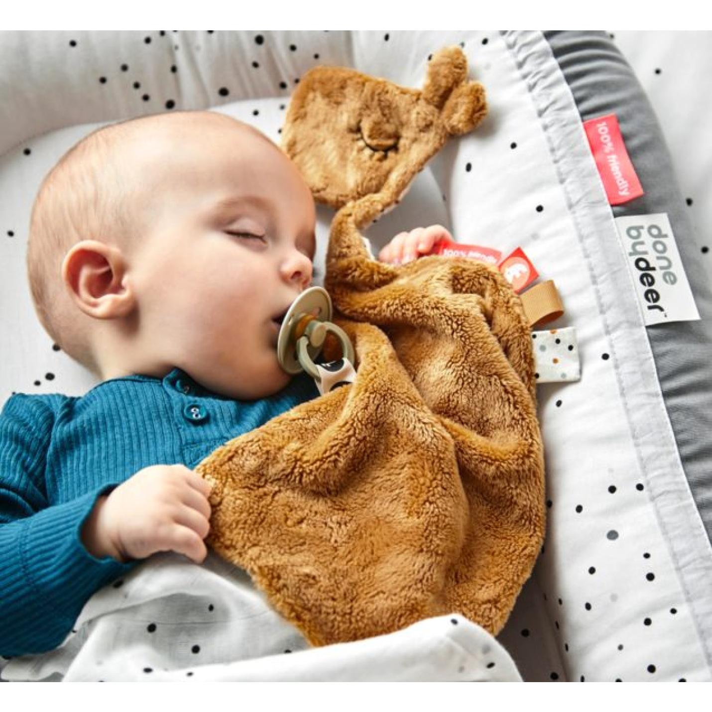 Speendoekje Raffi mustard | Done by Deer; Afbeelding: 3