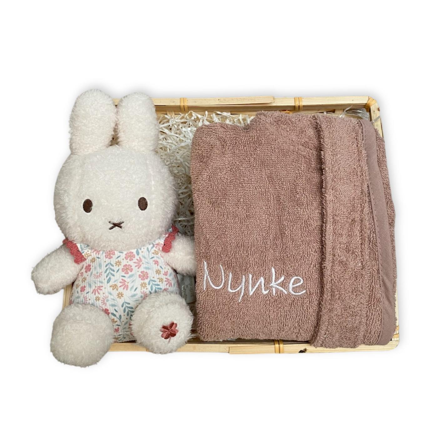 kraammand nijntje badjas en knuffel lucky blossom