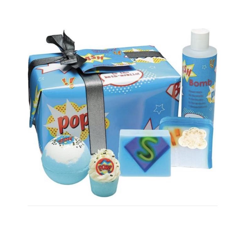 Cadeau Bad Geschenkset "Superhero's saviour" met handgegoten zeep, bath bombs en meer!