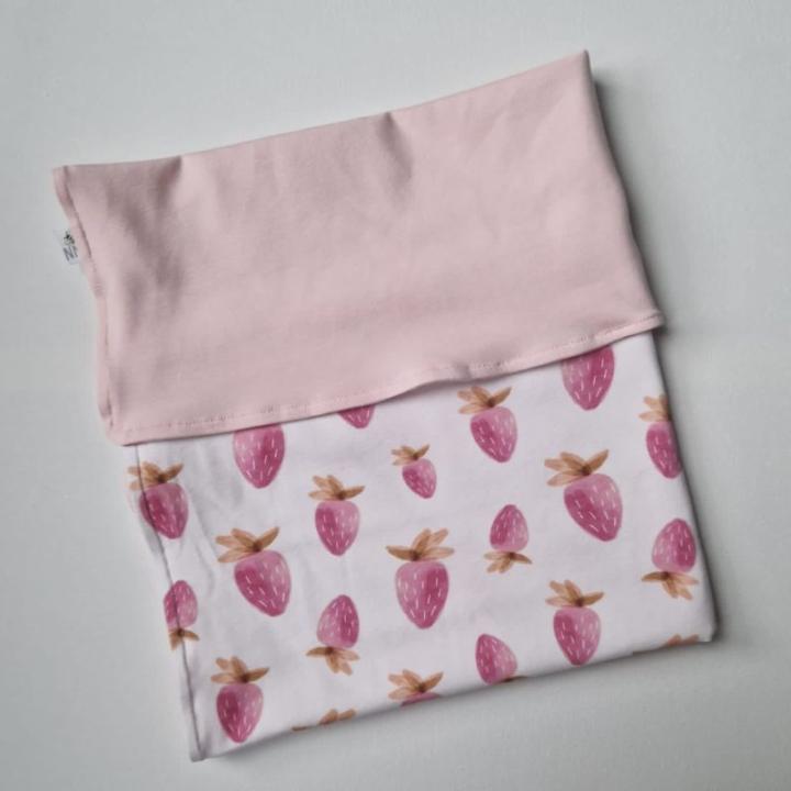Couveuse dekentje Aardbeien