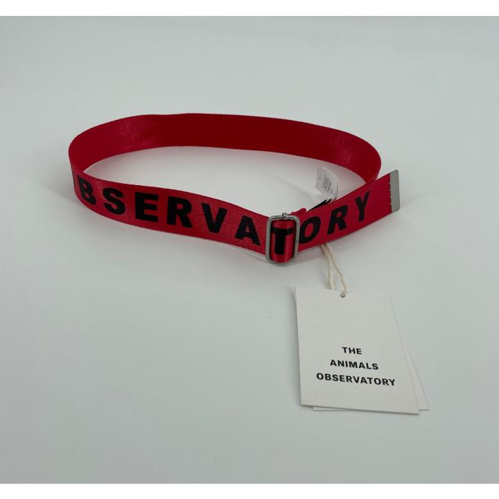 Riem Rood met Logo Tekst - Medium - Nieuw