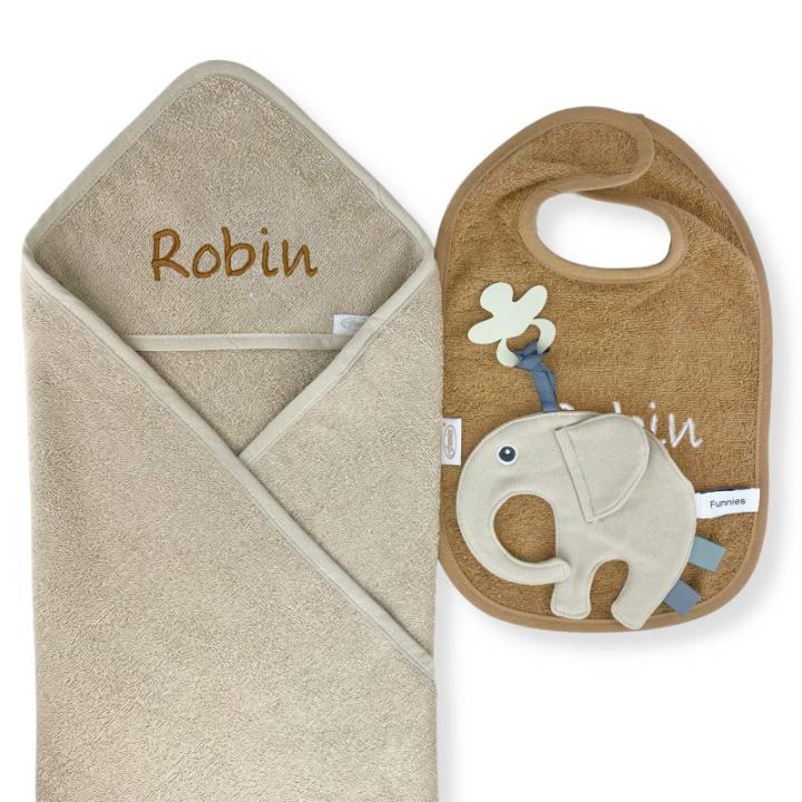 Badcape, speendoekje en slab met naam